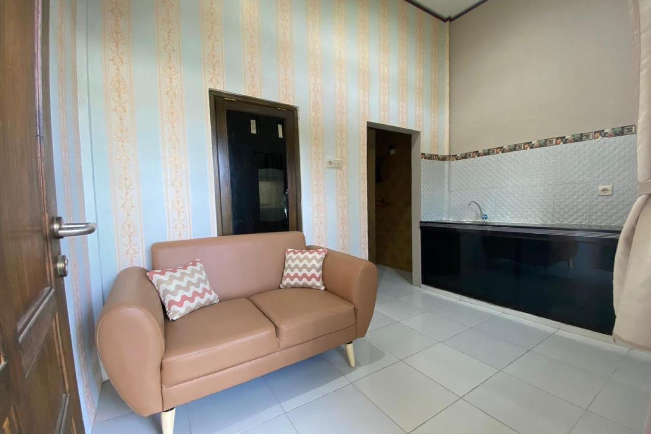 Reddoorz Near Mojokerto Train Station酒店 外观 照片