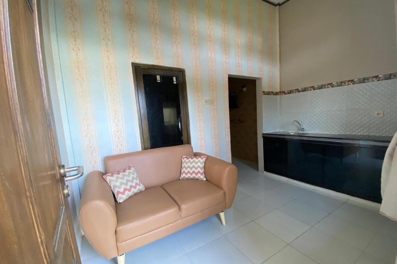 Reddoorz Near Mojokerto Train Station酒店 外观 照片