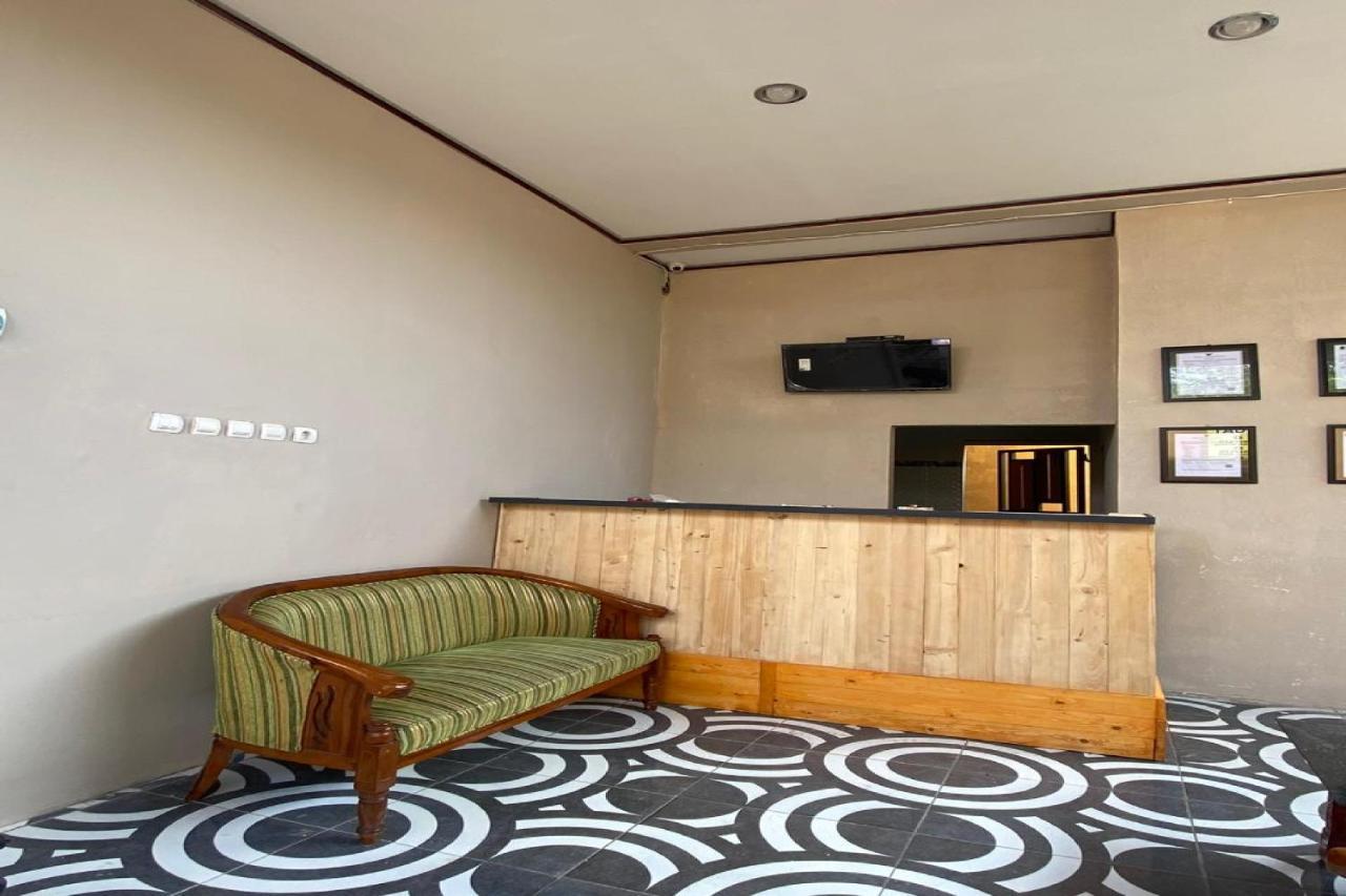 Reddoorz Near Mojokerto Train Station酒店 外观 照片